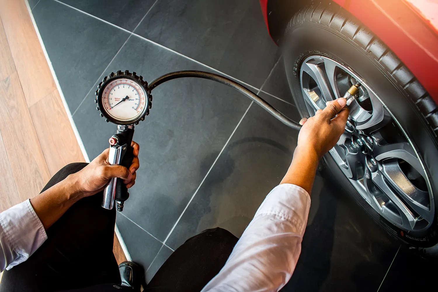 Pneus e Economia: Como a calibragem correta ajuda a gastar menos diesel ou gasolina